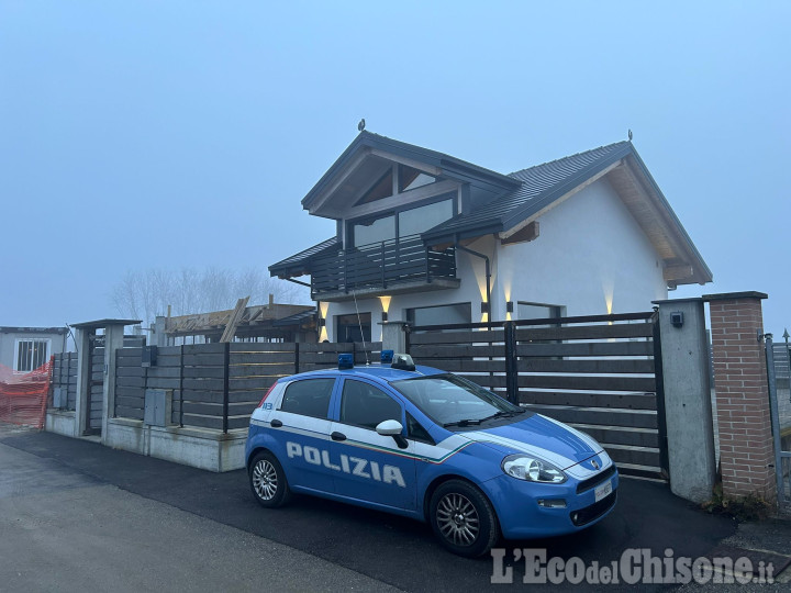 Raggiravano gli anziani, sequestrati dalla Polizia una villa e un terreno agricolo a Piobesi