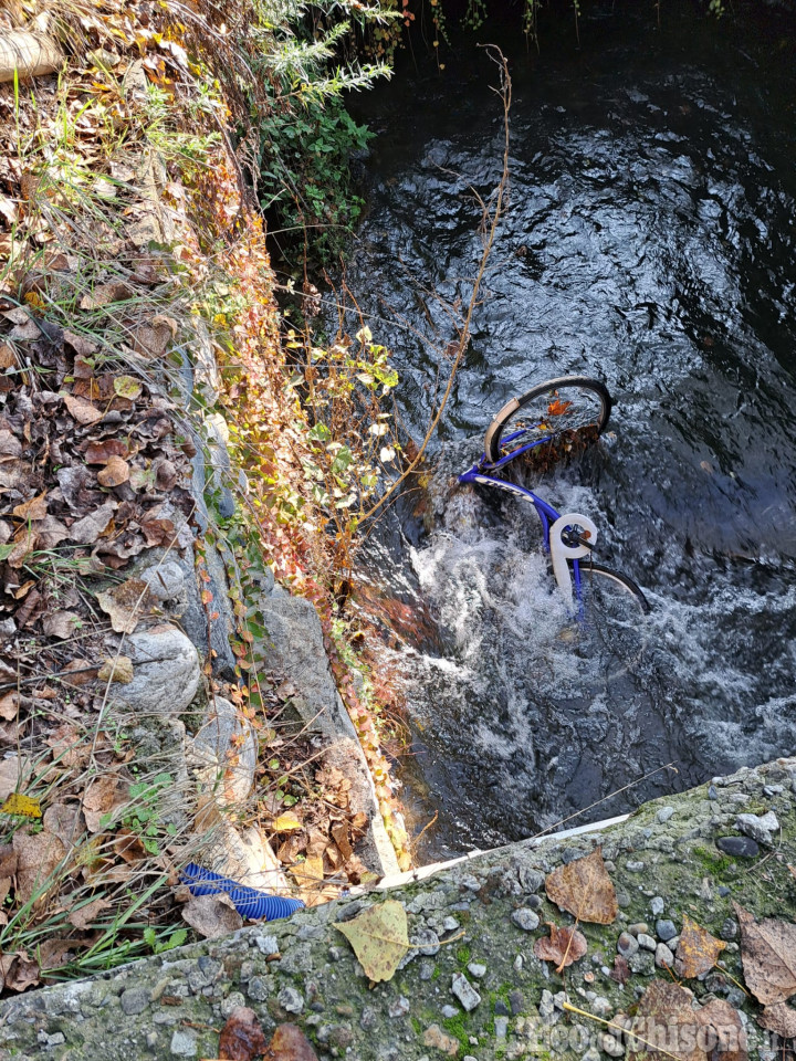 Vinovo: vandalismi nel parco del Castello