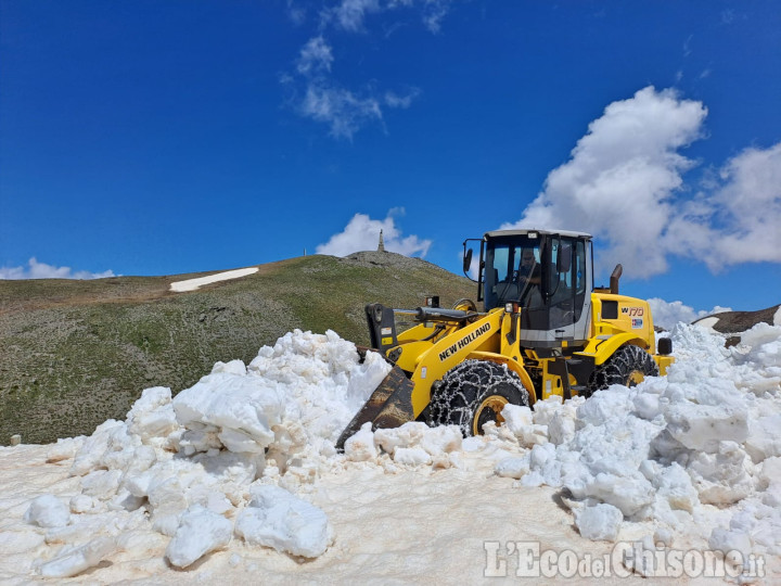 Colle dell'Assietta e Colle Finestre: il punto sulla riapertura delle due strade d'alta quota più amate dai ciclisti