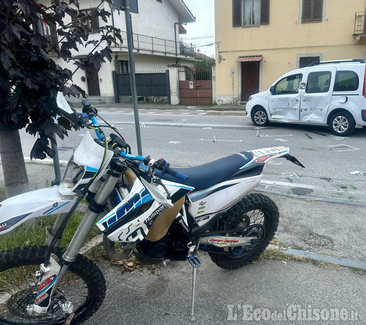 Pinerolo: grave incidente tra auto e moto in via Nazionale 