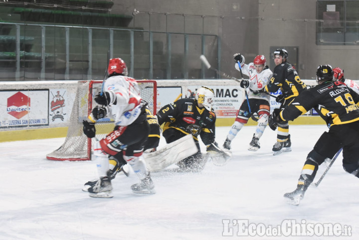 Hockey ghiaccio Ihl, la Valpe ci crede: gran rimonta, 4-3 su Varese 