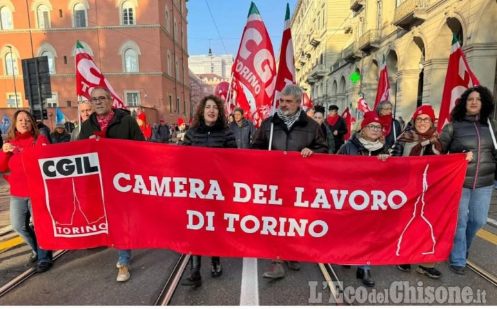 Giornata di sciopero, corteo a Torino, adesione dal Pinerolese