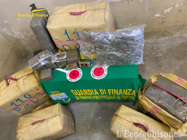 Depositi di droga tra Torino e Piossasco, sgominata una banda che spacciava quintali di hashish