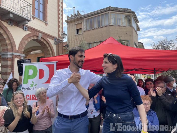 A Orbassano Elly Schlein incita i Dem in vista delle Comunali: «Forza che vinciamo»