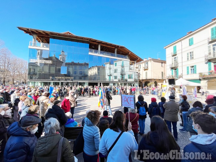 Pinerolo: manifestazione per la Pace in Ucraina