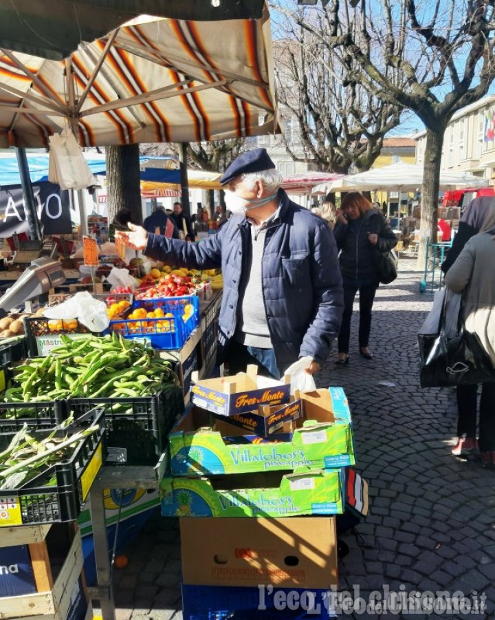 Pinerolo: il mercato ritorna a ingressi scaglionati in base al cognome