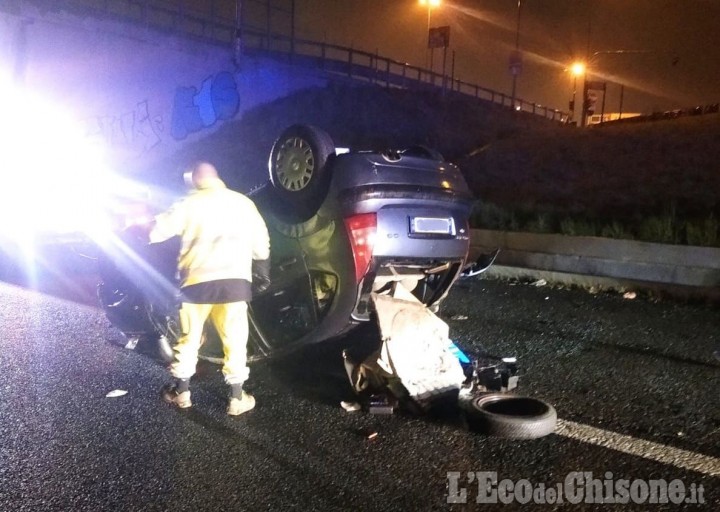 Stupinigi: auto si ribalta sulla tangenziale, ferito il conducente