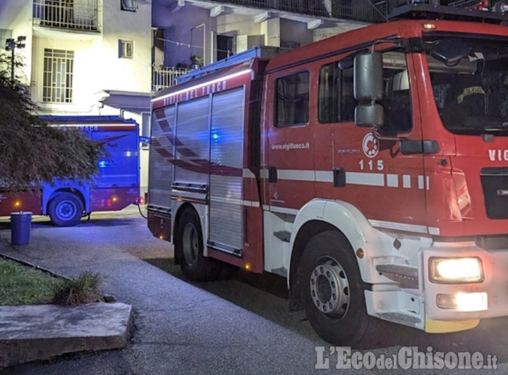 Casa invasa dal fumo in una borgata di Villafranca: in ospedale mamma e tre bimbi