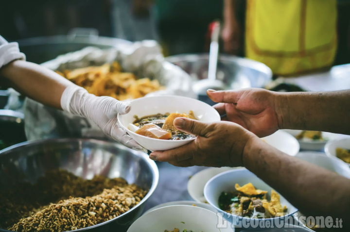 Extra Dati: in Italia mezzo milione di poveri alimentari in più in un anno