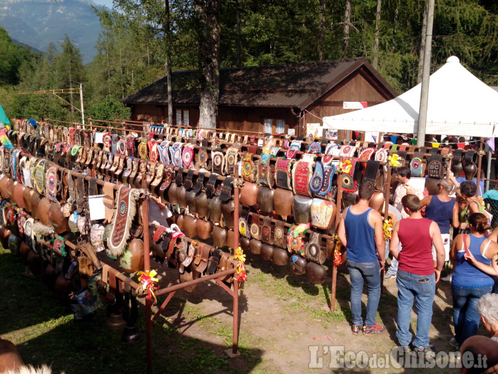 Festa del Roudoun: campanacci a Salza di Pinerolo