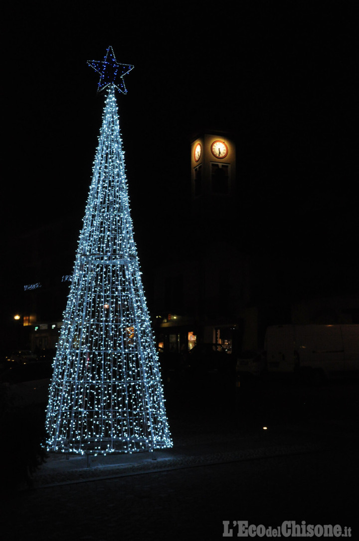 A Sant'Antioco si accende il Natale: ecco l'orso Hope