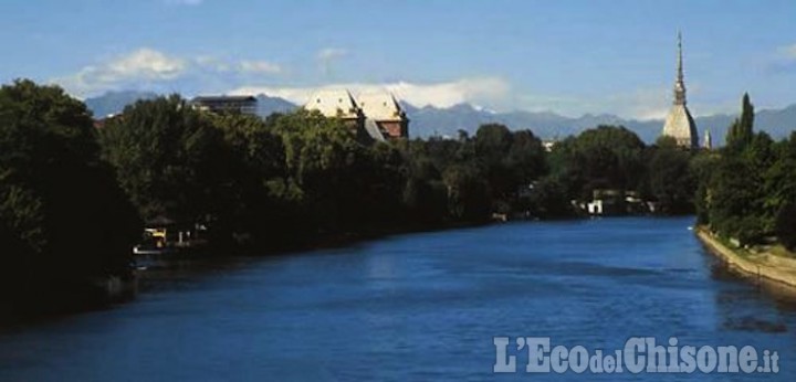 AI Murazzi di Torino navigando con gli amici del Po di Villafranca