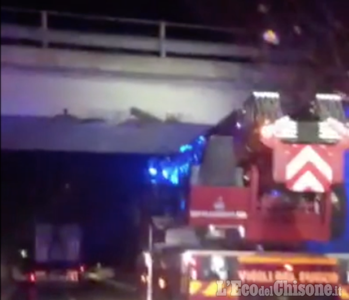 Pinerolo: calcinacci dal viadotto in circonvallazione, il video