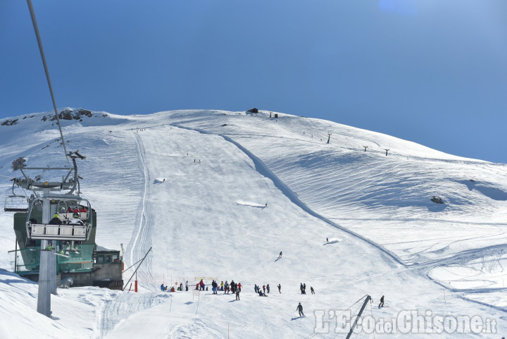 Vialattea: nella conferenza stampa della Sestrieres S.p.a. il Governatore Cirio ha annunciato uno stanziamento di 70 milioni per il "Sistema neve" piemontese 