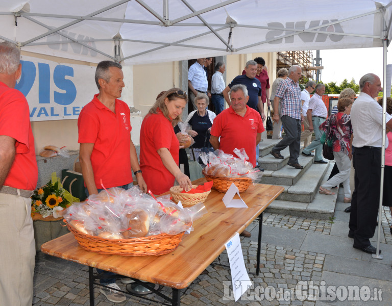 San Pietro VL  Distribuzione pane Caritum