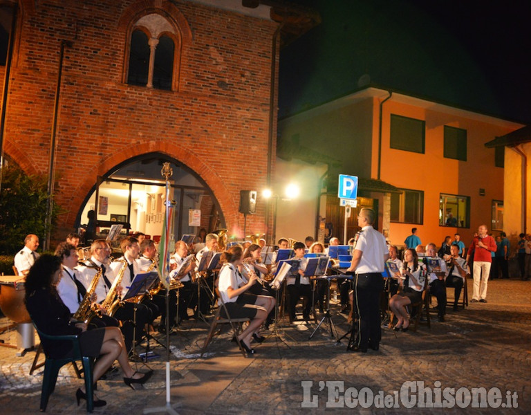 A Frossasco la Filarmonica è scesa in piazza