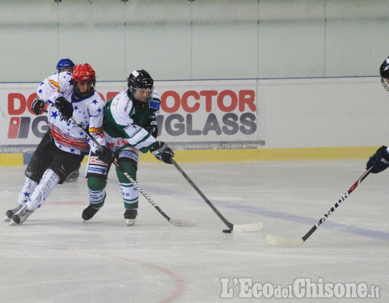 Pinerolo :hockey amichevole contro gli svizzeri del Lodrino