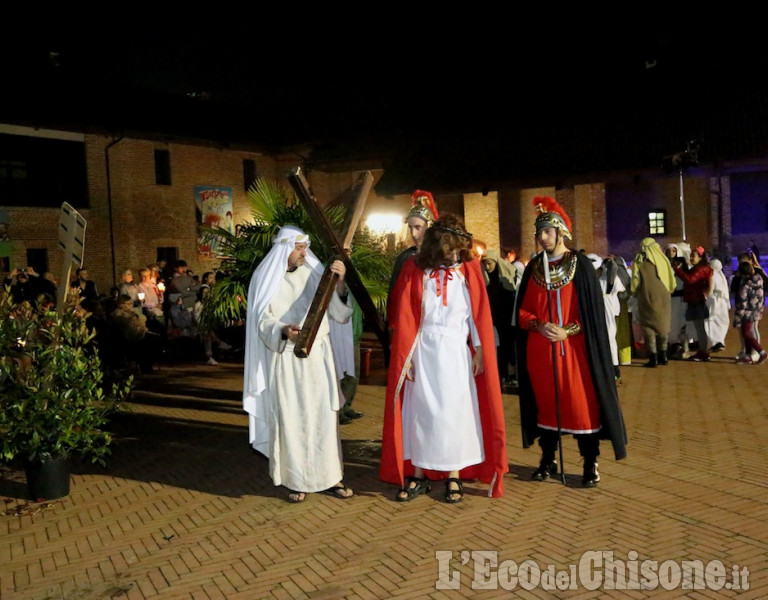 Vinovo  In centinaia alla Via Crucis.