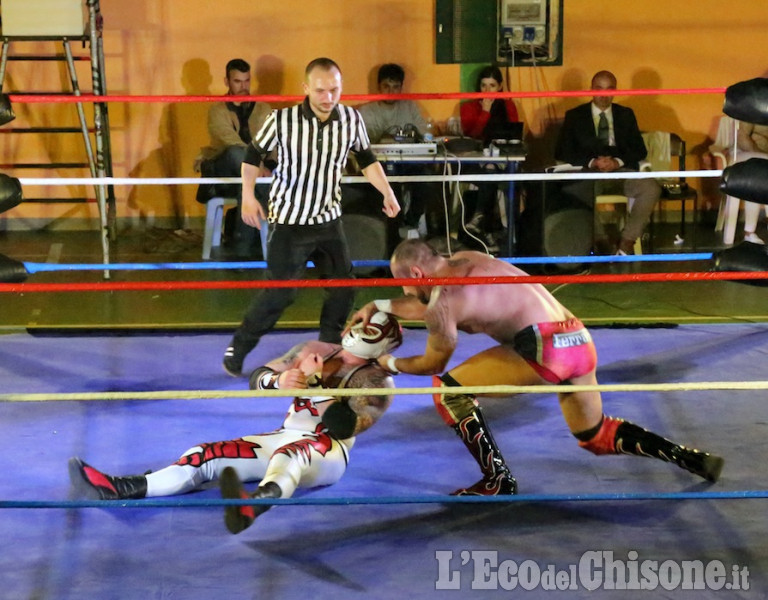 A None, show internazionale di wrestling