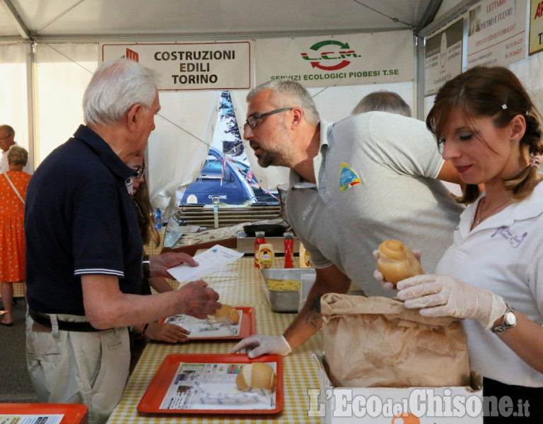 Piobesi :Festa dei giovani in piazza e buon cibo