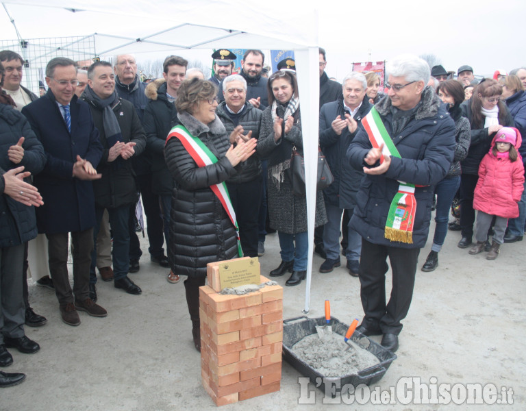 Posa della prima pietra alla scuola elementare intercomunale a Faule-Polonghera.