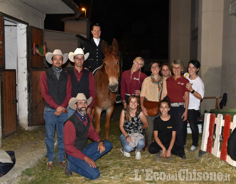 Pinerolo, evoluzioni equestri nel Maneggio Caprilli