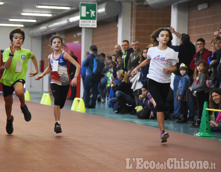 Cantalupa: Atletica indoor nel rettilineo coperto