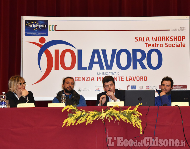 Pinerolo: &quot;IoLavoro&quot;, inaugurata questa mattina negli spazi del Teatro sociale, 