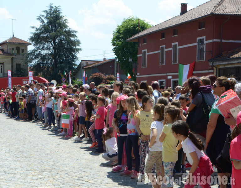 Giro d&#039;Italia a Revello: il passaggio dei corridori