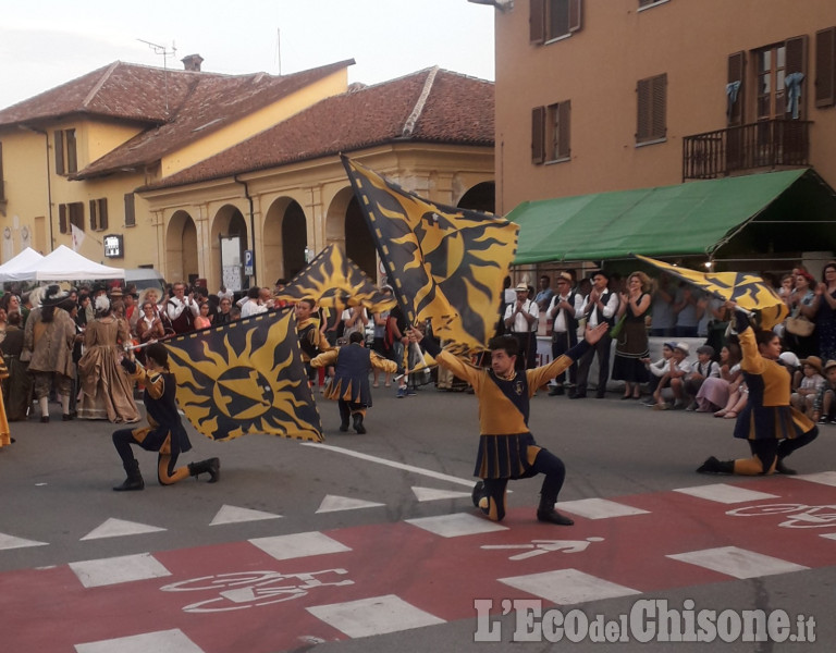 Castagnole: un pienone alla rievocazione storica e festa delle Pro Loco