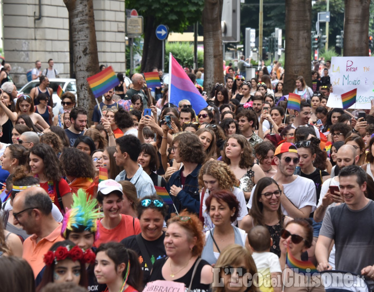 Torino: Decine di migliaia al Pride per i diritti