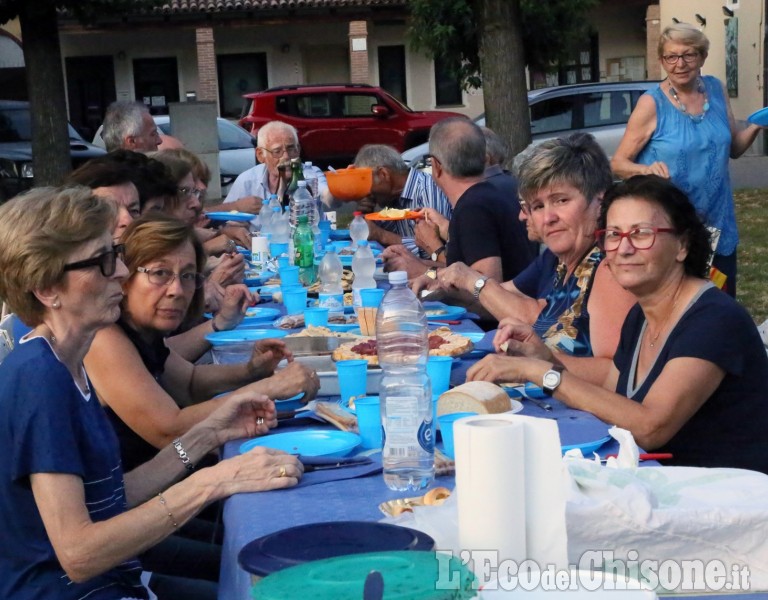 Osasio: 300 commensali alla cena in blu