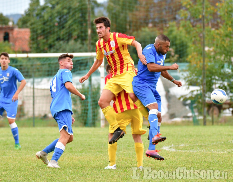 Calcio Promozione: Villafranca rimonta a Piscina e vince 2-1 