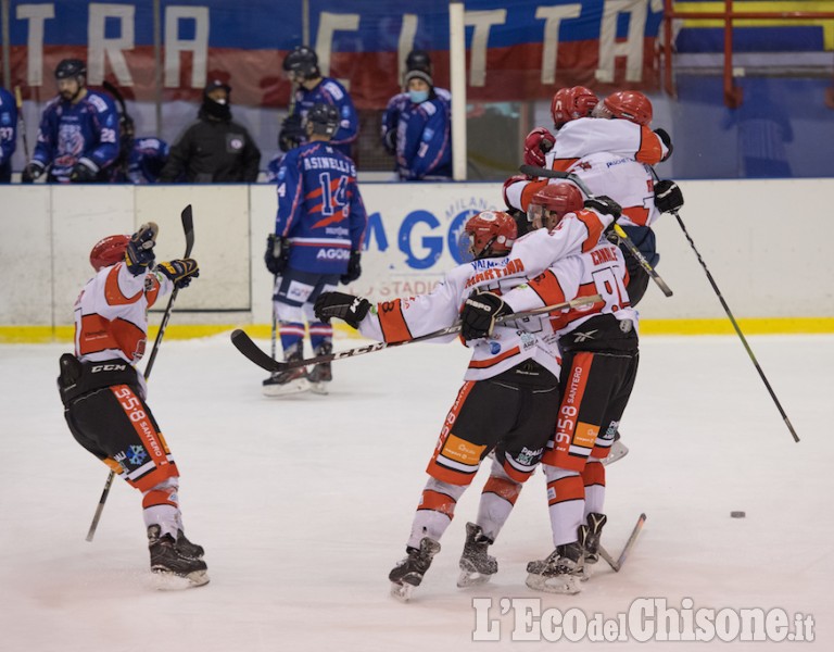 Hockey ghiaccio, la vittoria della Valpellice Bulldogs a Milano in Ihl1