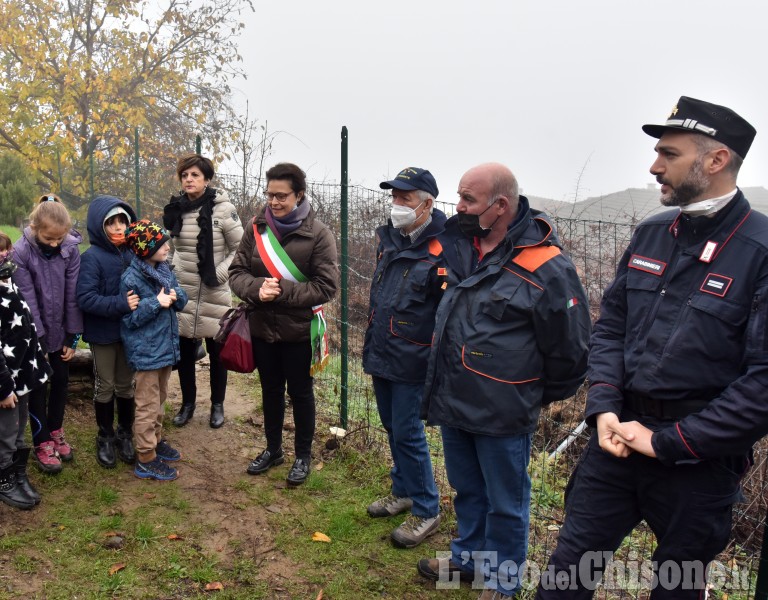 Festa dell'Albero, i bambini della primaria Martiri del Bric di Prarostino