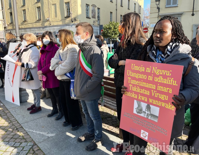 Pinerolo:Giornata Internazionale per l'eliminazione della violenza contro le donne.