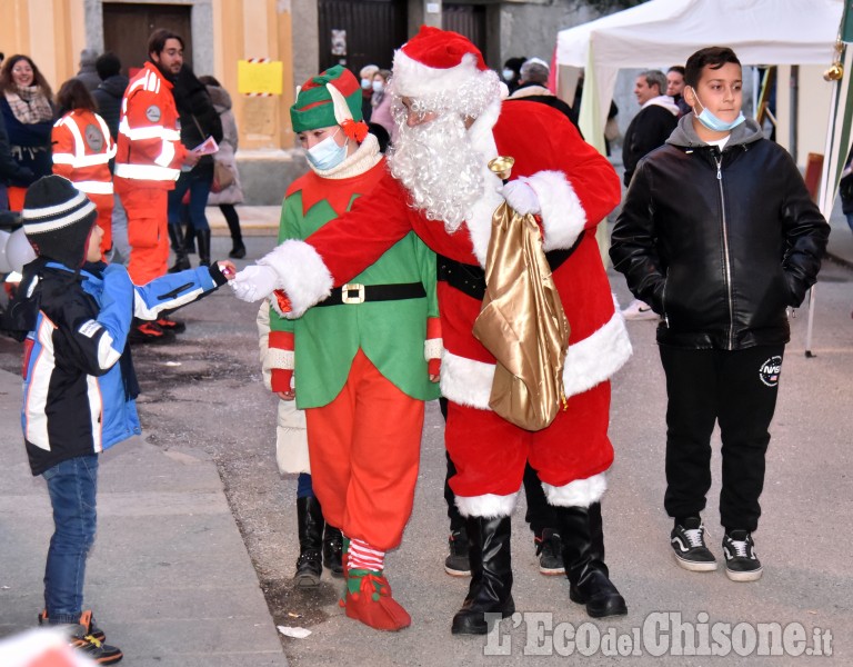 Cumiana: Babbo Natale alla festa di domenica