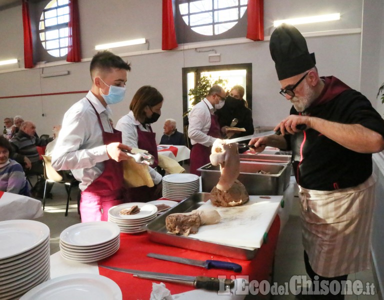 Castagnole: il pranzo del bollito a chilometri zero al centro anziani