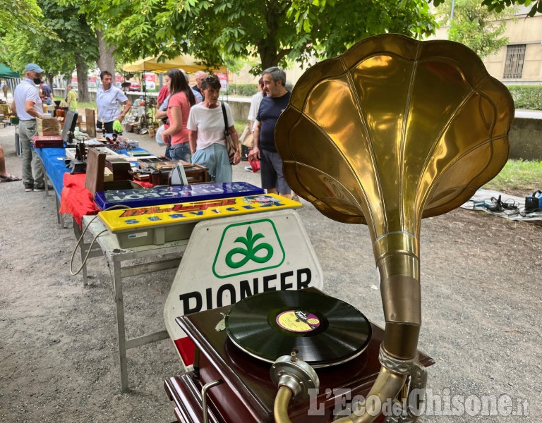 Pinerolo: Mercatino delle pulci