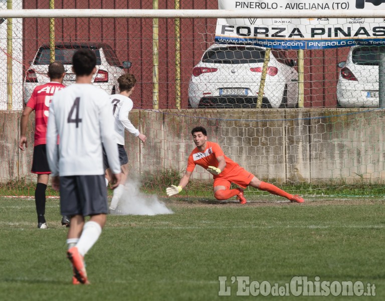 Calcio Promozione: prima vittoria Pinasca contro Infernotto