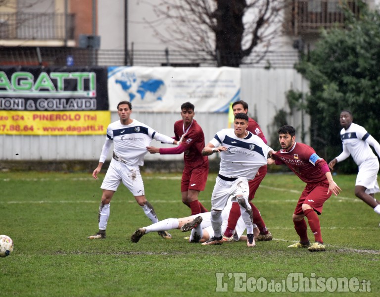 Calcio serie D: brillante vittoria del Pinerolo contro il Borgosesia, agganciato in classifica