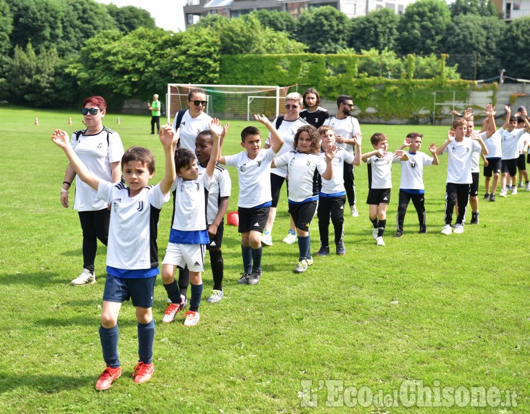 Festa del calcio giovanile ieri allo stadio Barbieri di Pinerolo