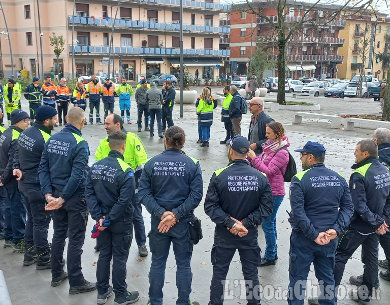 Due volontari della Protezione Civile Comunale di None in Toscana per l'emergenza alluvione