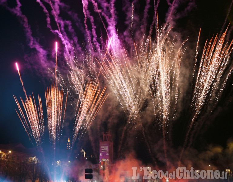 Capodanno in piazza con fuochi,musica e spettacolo “All That Musical”al teatro