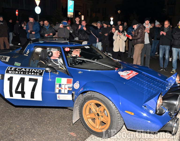 Pinerolo, il passaggio del "Rallye Historique Monte-Carlo"