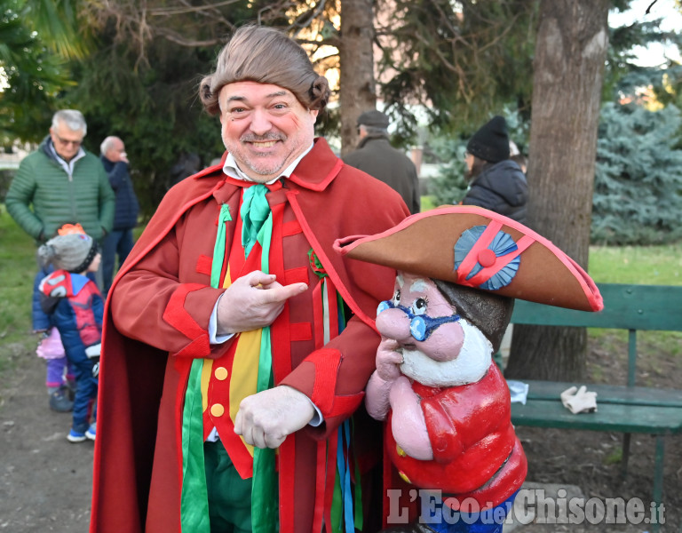 Pinerolo: Gianduja in visita agli Amici del prato