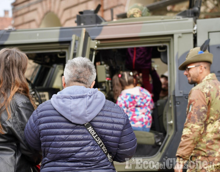 Alpinatour: anche gli Alpini del 3° Reggimento di Pinerolo nel week end di Piazza Castello a Torino