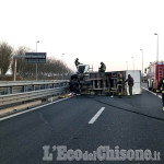 Camion ribaltato a Volvera, code e disagi: chiusa l'autostrada Torino-Pinerolo