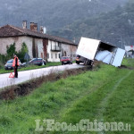 Revello: autoarticolato fuori strada in regione Paschero