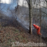 Incendio a Cumiana: le operazioni di bonifica si protrarranno fino a tarda notte